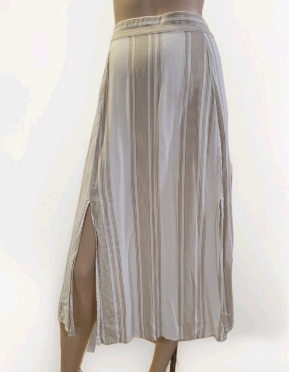 a.n.a. Skirt Summer Boho  Lightweight EUC L  2 Front Slits  Gorgeous